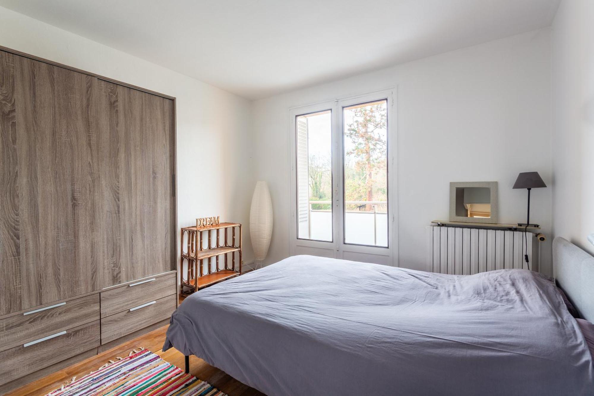 Appart Lumineux A Emplacement Ideal Refait A Neuf Oullins Exterior photo