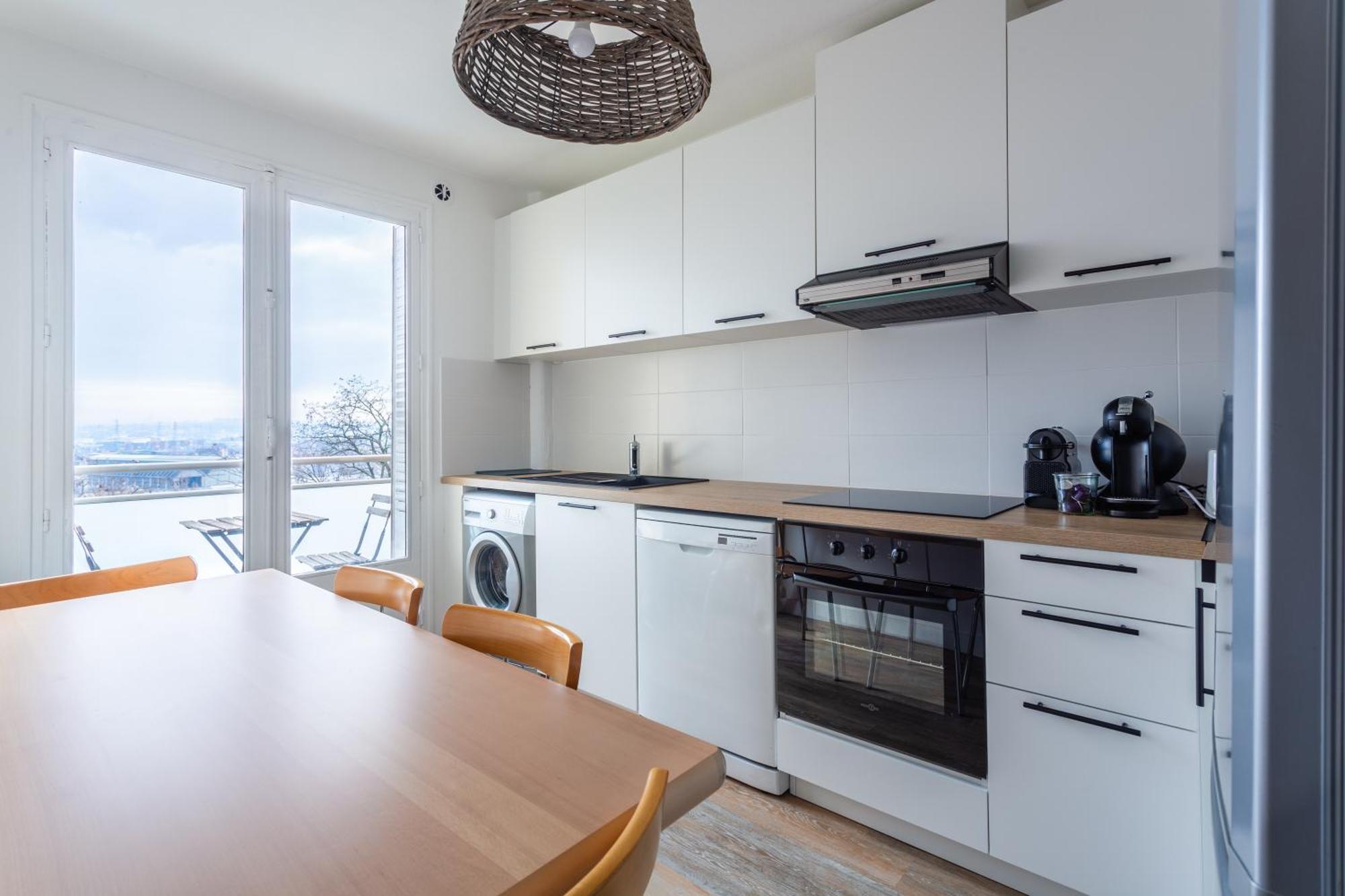 Appart Lumineux A Emplacement Ideal Refait A Neuf Oullins Exterior photo